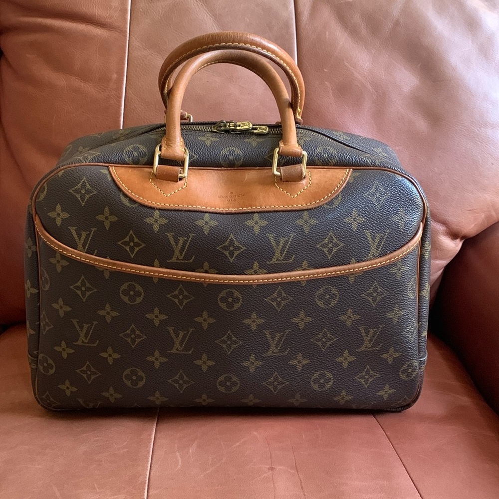 🔥Gorgeous Authentic Louis Vuitton Deauville Bag🔥